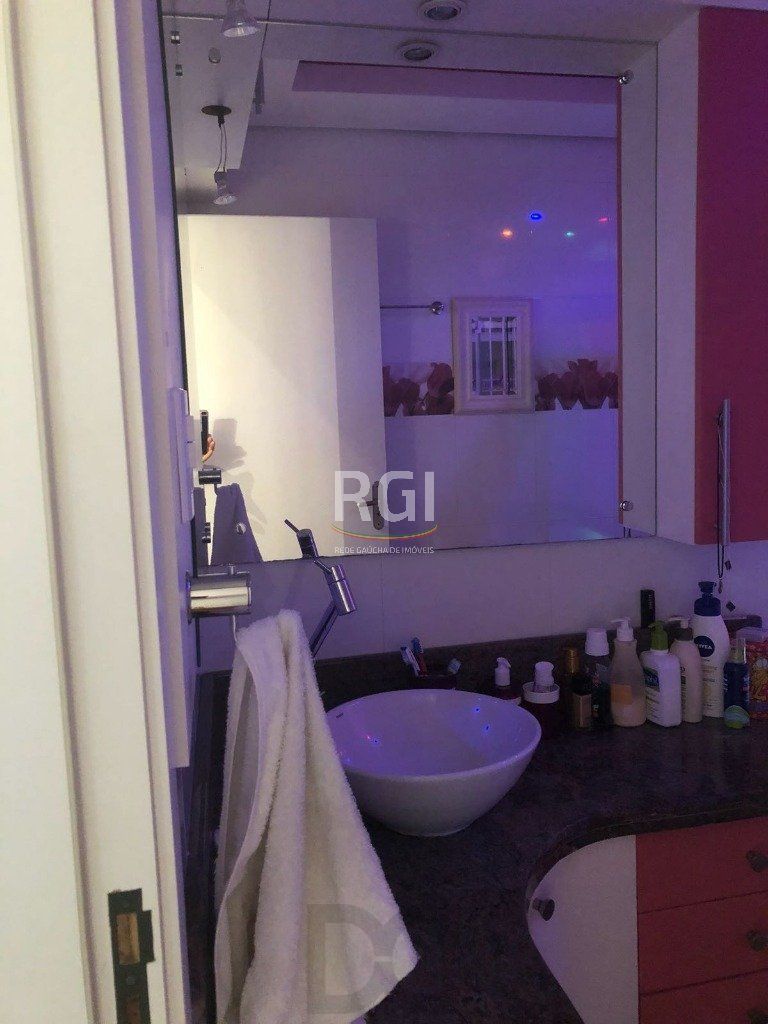 Apartamento para Venda - 80m², 2 dormitórios, 1 vaga - Menino Deus — foto 20