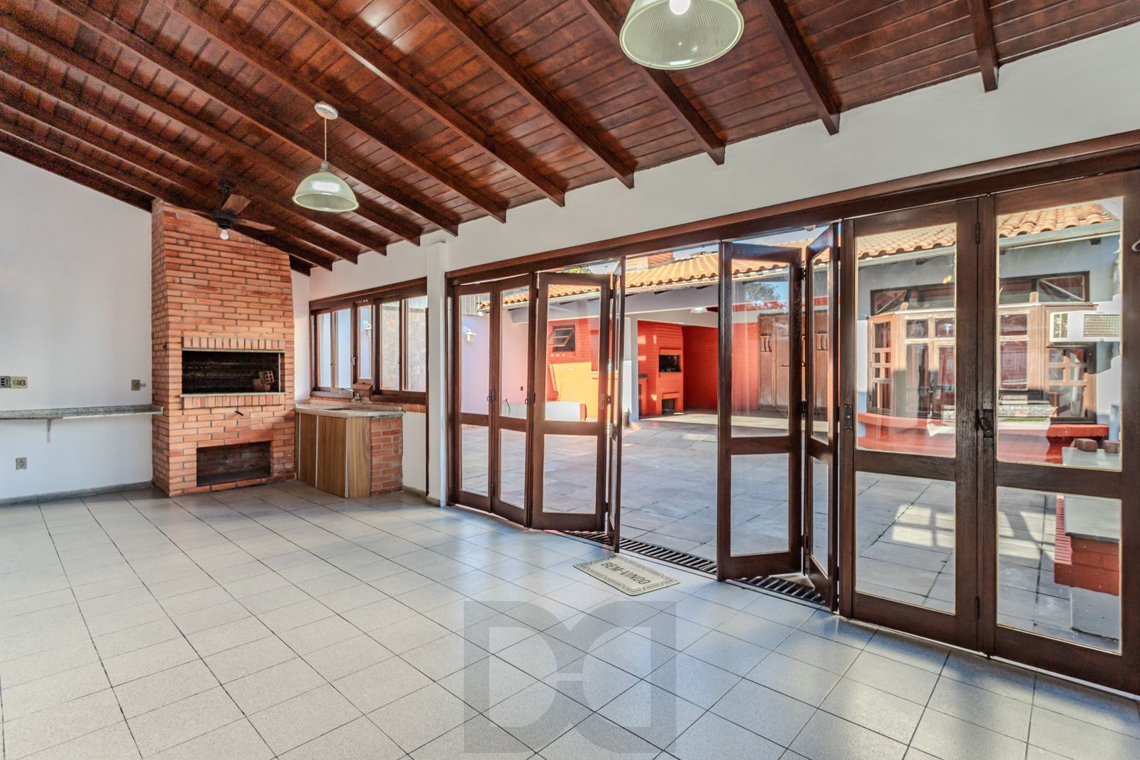 Casa no Partenon com 4 dormitórios e 4 vagas DESOCUPADA — foto 20