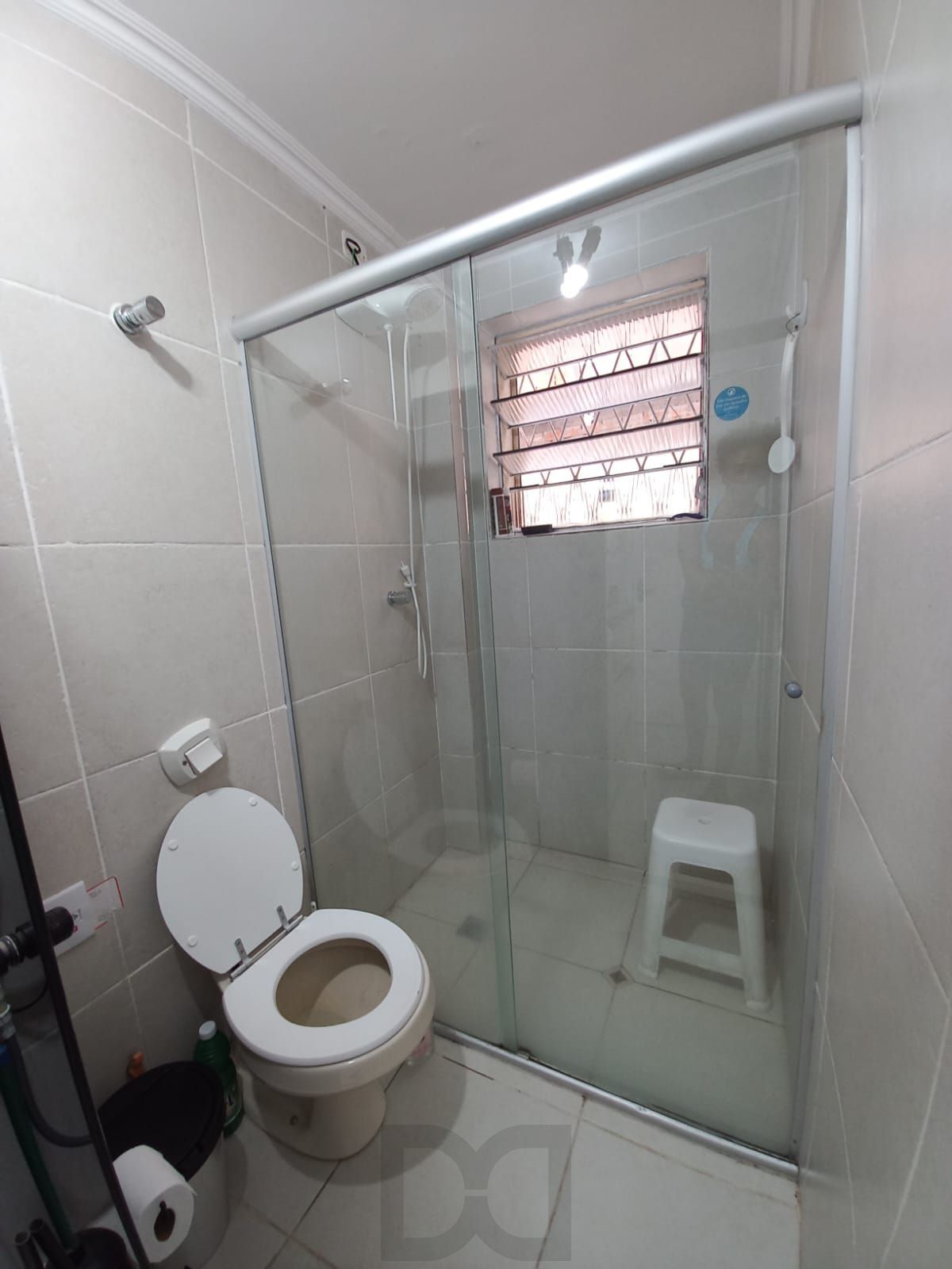 EXCELENTE APARTAMENTO TÉRREO DE 2 DORMITÓRIOS, SEMIMOBILIADO, À VENDA NO BAIRRO MENINO DEUS, PORTO ALEGRE. — foto 10