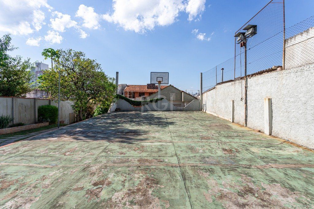 Casa sobrado no Partenon de 3 dormitórios e amplo pátio — foto 71