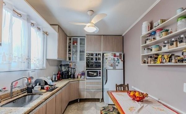 Casa em condomínio no bairro Santo Antônio de 4 dormitórios e 2 vagas — foto 8