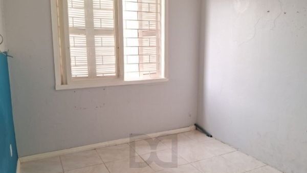 Apartamento no bairro Teresópolis de 2 dormitórios térreo com pátio — foto 6