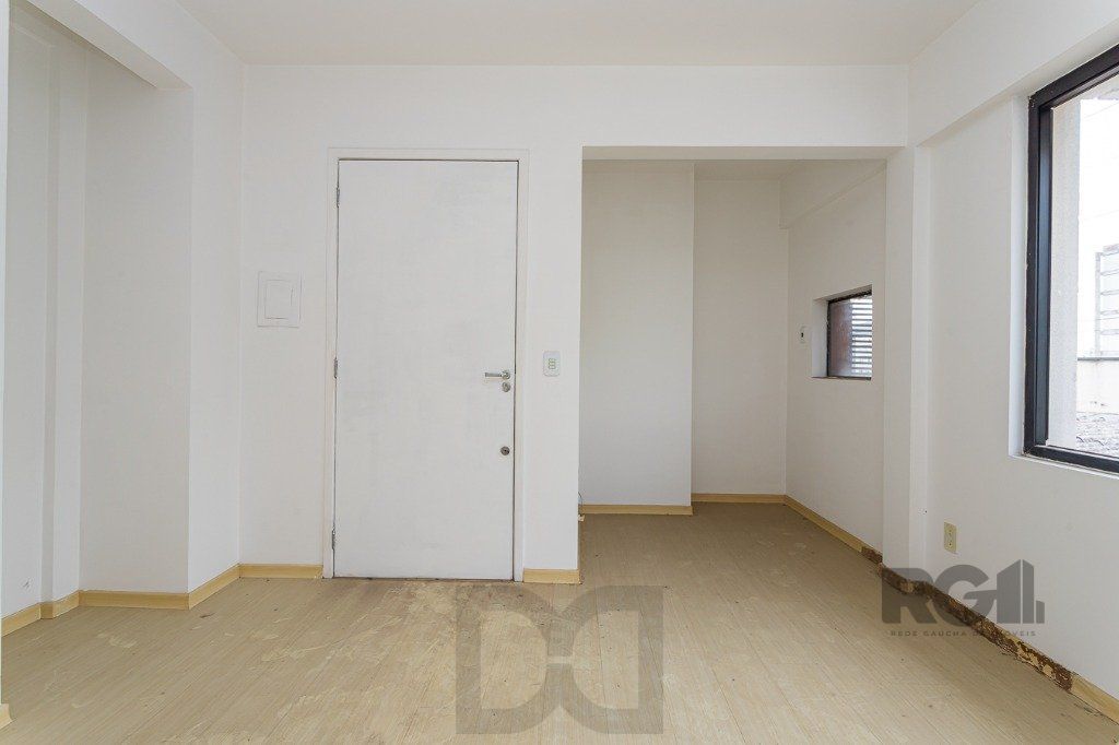 Sala Comercial no Menino Deus desocupada — foto 4