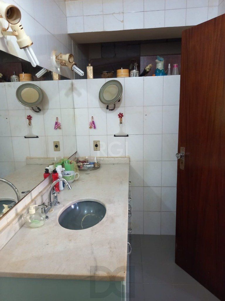 Casa para Venda de 3 dormitórios 6 vagas no bairro Chácara das Pedras — foto 24