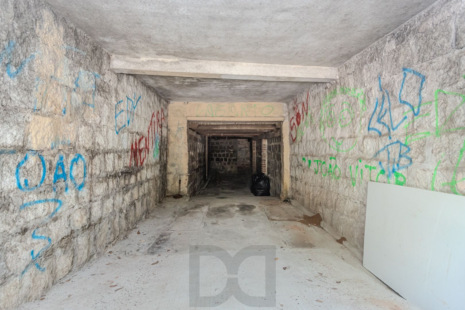 Casa no bairro Jardim Botânico de 3 dormitórios e garagem e terreno com 370m² — foto 32