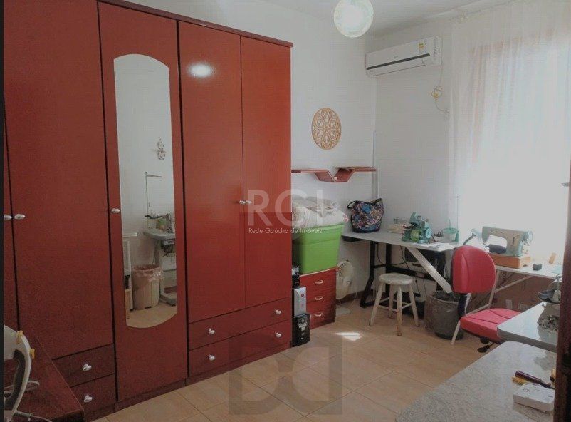 Apartamento no Menino Deus de 2 dormitórios e dependência térreo com pátio — foto 17