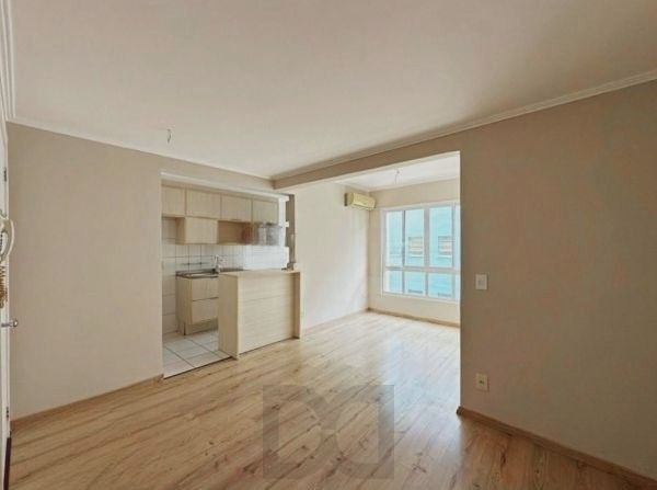 Apartamento no Menino Deus de 2 Dormitórios vaga e infra DESOCUPADO — foto 3