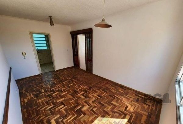 Apartamento no Passo D'areia de 2 dormitórios e vaga desocupado — foto 3