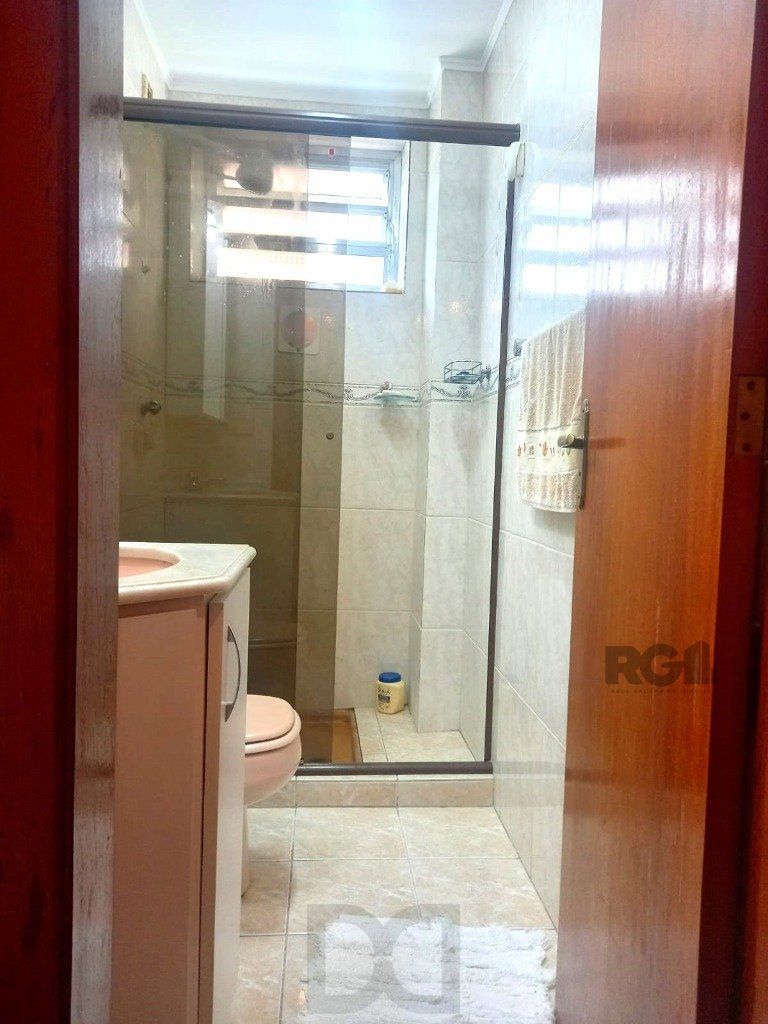 Apartamento no Passo D'areia de 1 dormitório MOBILIADO E DESOCUPADO — foto 12