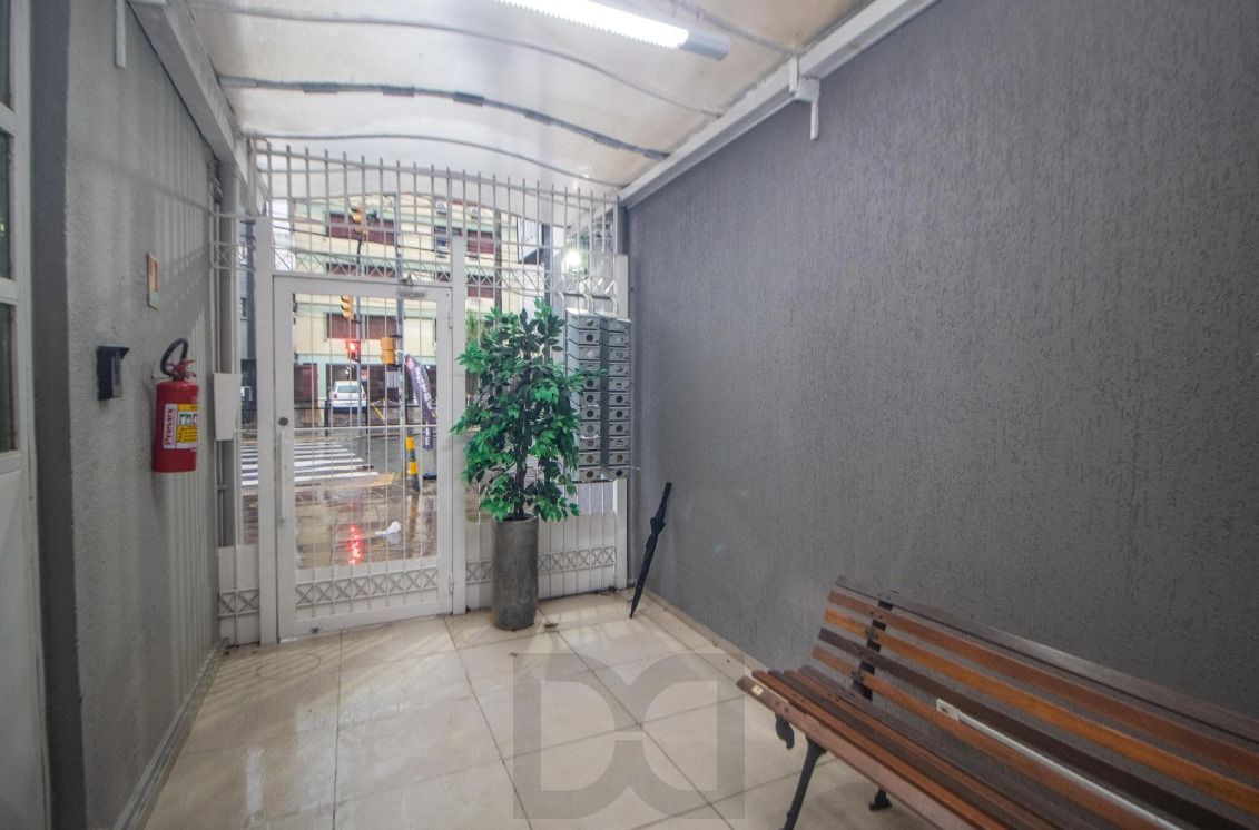 Apartamento no Menino Deus de 1 dormitório — foto 2
