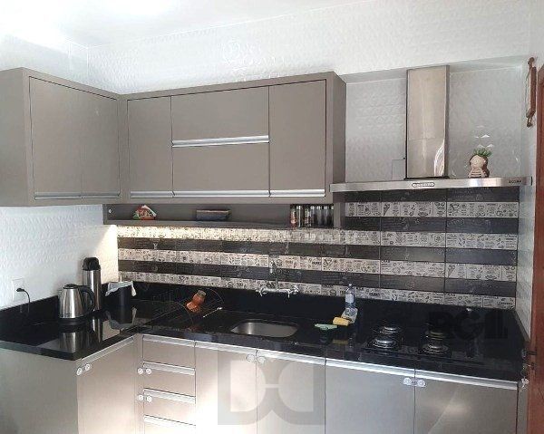 Sobrado triplex no Partenon de 3 dormitórios e 2 vagas — foto 12