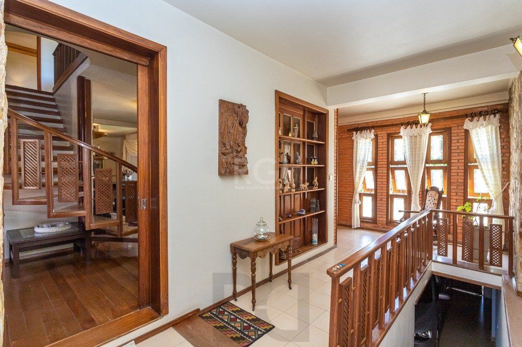 Casa sobrado no Partenon de 3 dormitórios e amplo pátio — foto 6