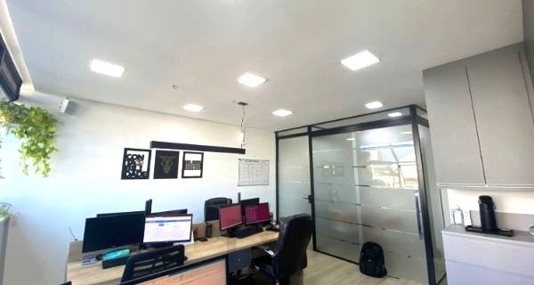 Sala comercial no bairro Petrópolis MOBILIADA com vaga — foto 8