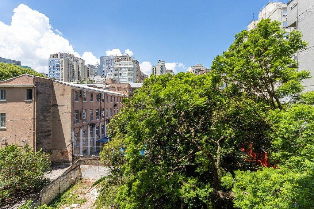 Apartamento no Centro - 2 dormitórios - reformado e mobiliado — foto 17