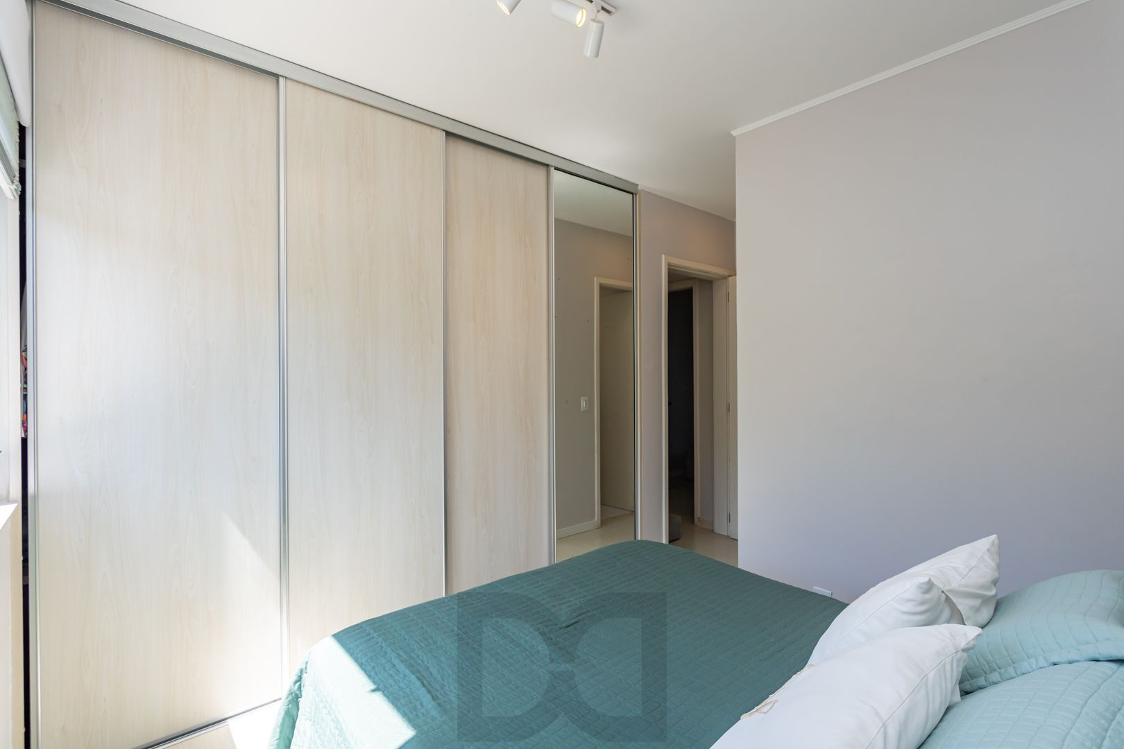 Apartamento no Condomínio Bosque do Sol no bairro Nonoai de 3 dormitórios 1 vaga e infra — foto 8