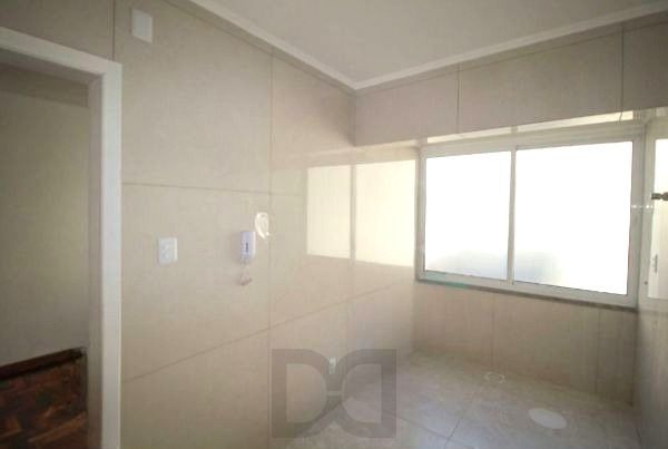 Apartamento no Jardim Leopoldina de 2 dormitórios reformado DESOCUPADO — foto 8