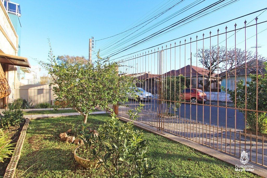 Casa no bairro Cavalhada de 3 dormitórios e amplo pátio — foto 3