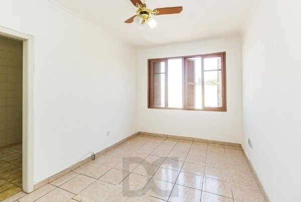 Apartamento de 2 dormitórios no bairro Santa Cecilia DESOCUPADO — foto 1