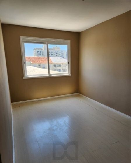 Apartamento no Menino Deus de 2 dormitórios DESOCUPADO — foto 2