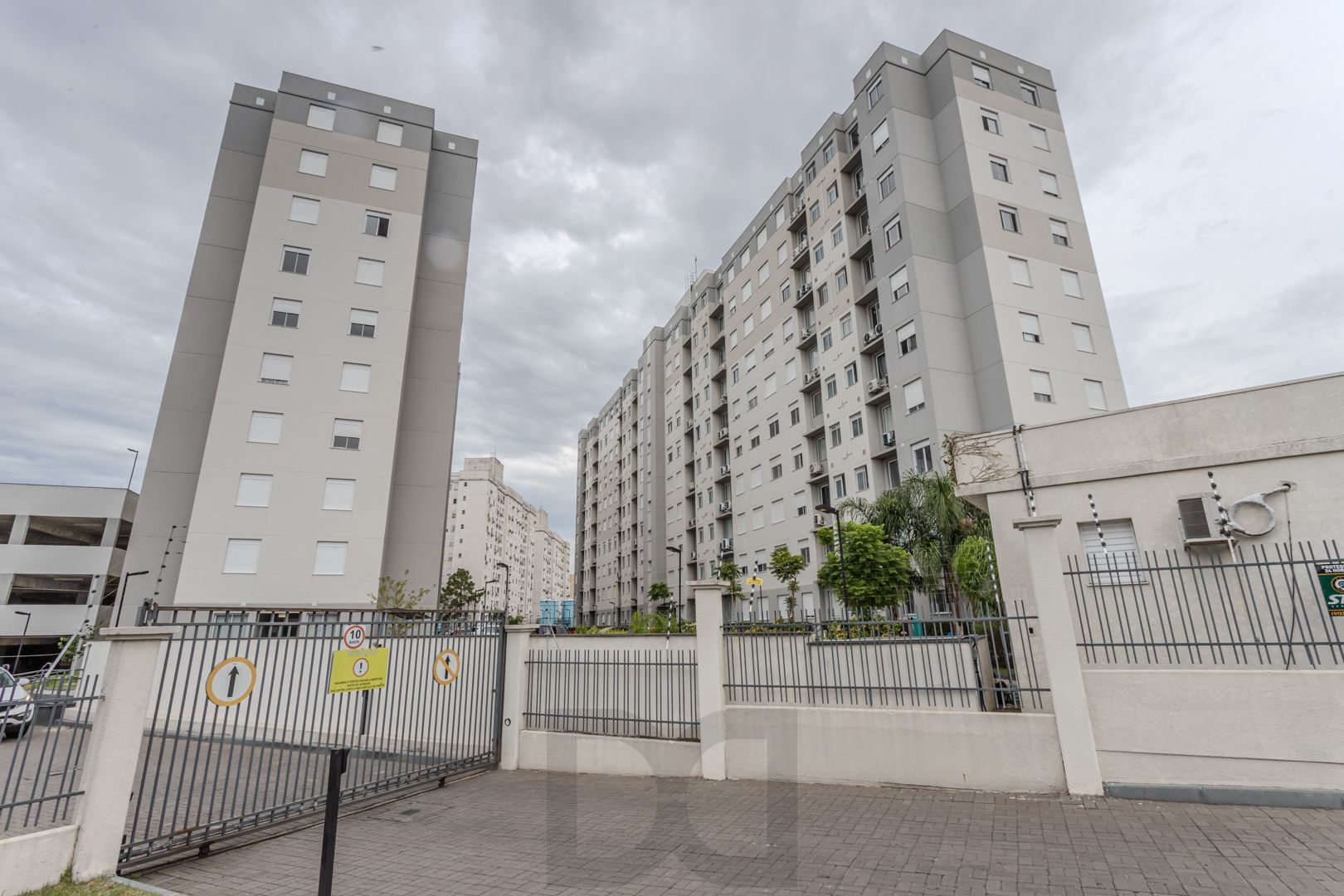 Apartamento no Sarandi de 2 dormitórios vaga e infra DESOCUPADO — foto 45