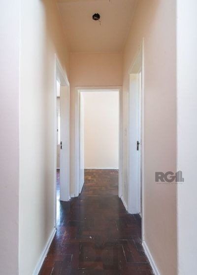 Apartamento no bairro Auxiliadora de 2 dormitórios dependência e vaga DESOCUPADO — foto 9