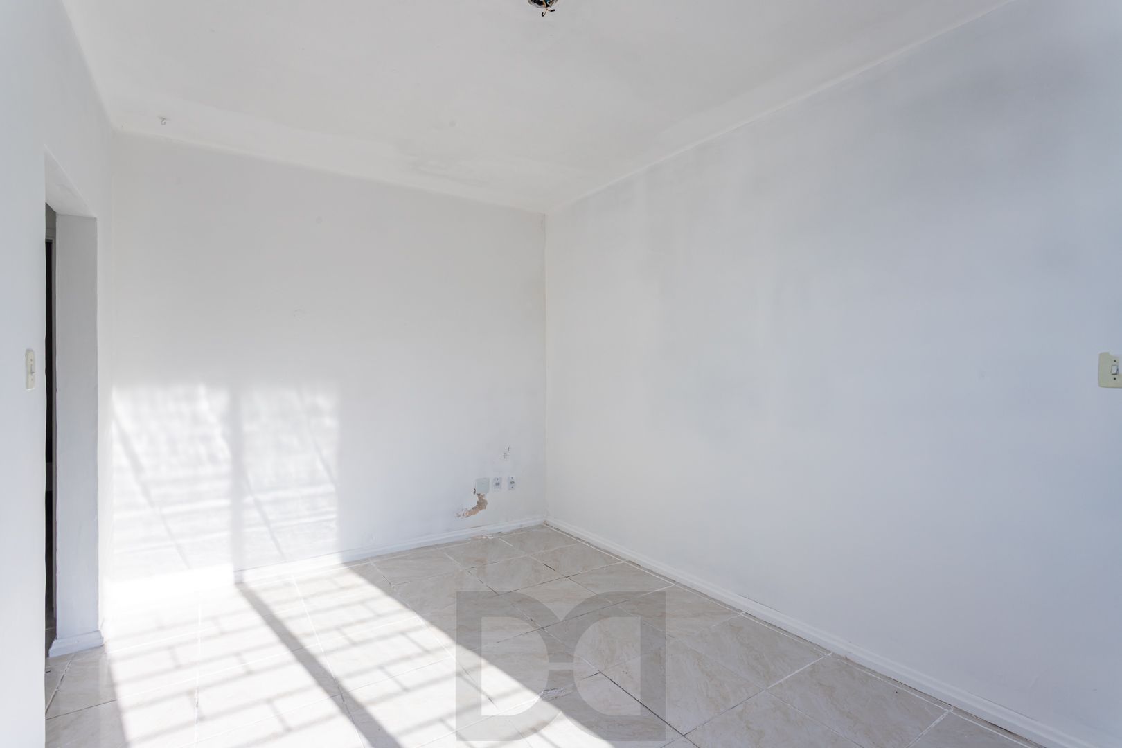 Apartamento no bairro Teresópolis de 2 dormitórios térreo com pátio — foto 5
