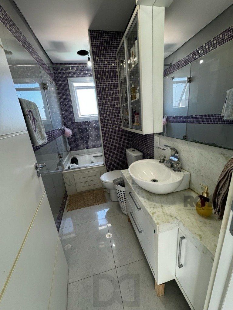 Casa de altíssimo padrão na zona norte de Porto Alegre. — foto 23