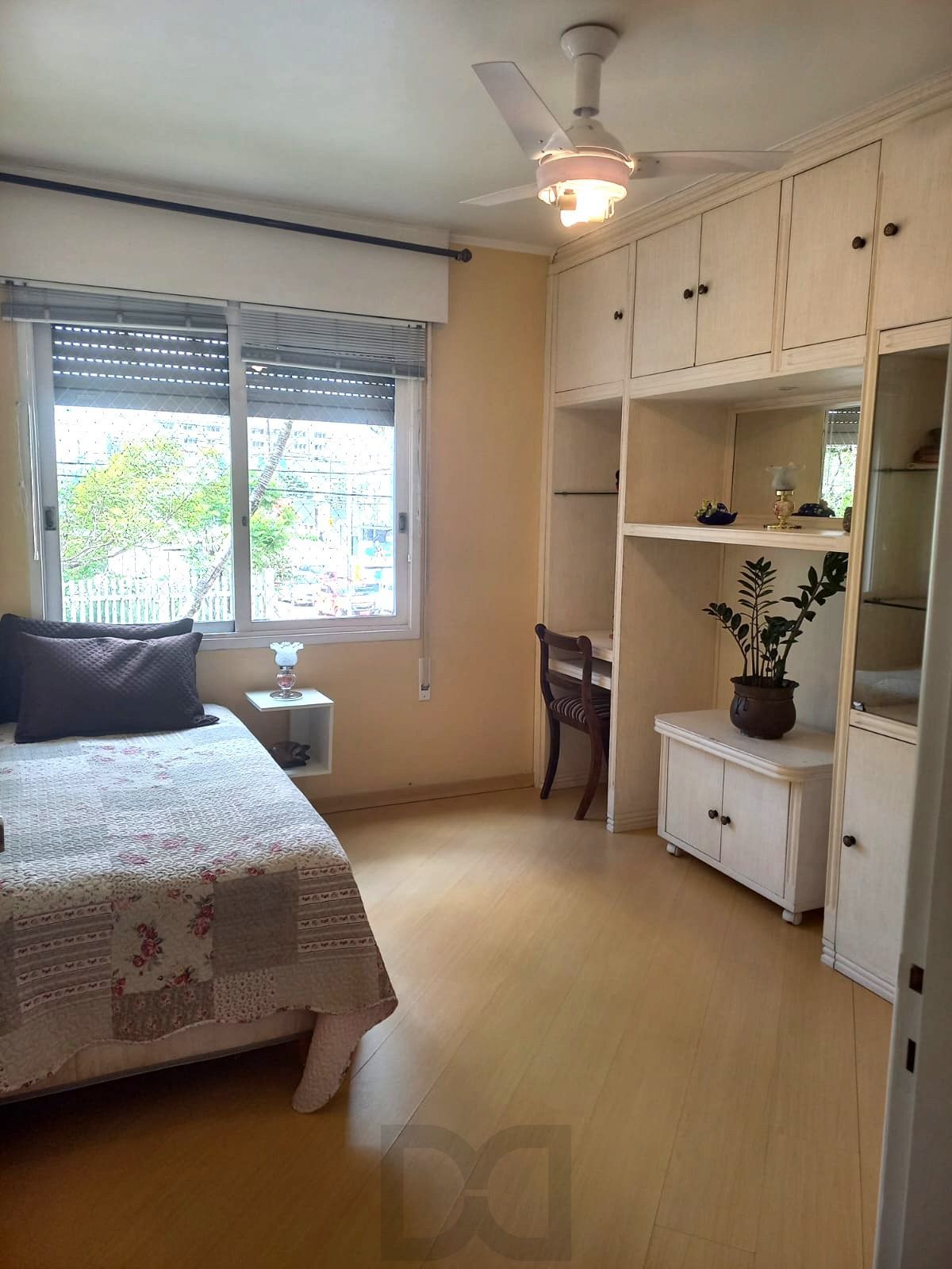 Apartamento no Menino Deus de 2 dormitórios e vaga DESOCUPADO — foto 6