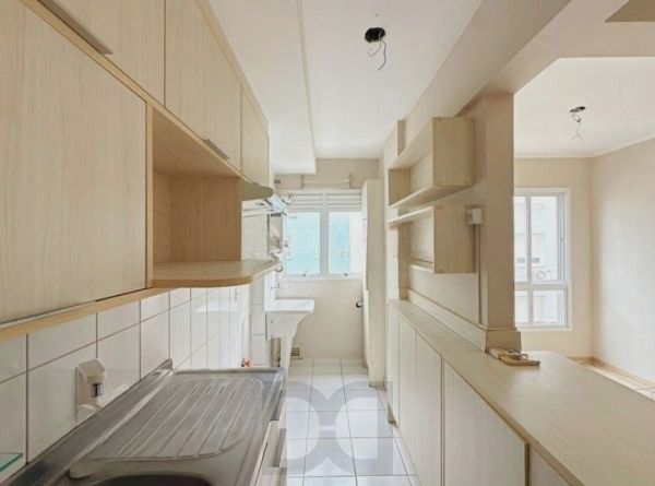 Apartamento no Menino Deus de 2 Dormitórios vaga e infra DESOCUPADO — foto 17