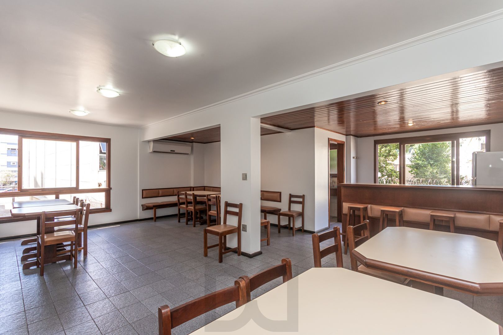 Apartamento no bairro Menino Deus de 4 dormitórios e vaga — foto 32