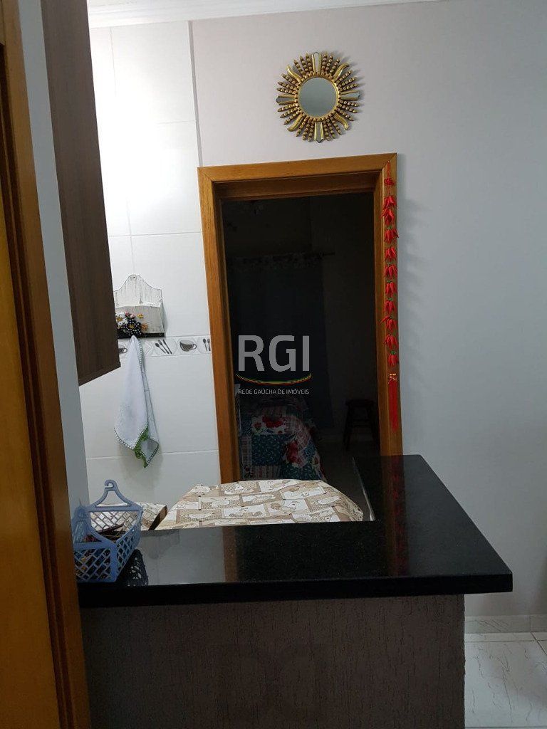 Casa de 3 dormitórios, vagas e pátio - Passo da Areia — foto 13