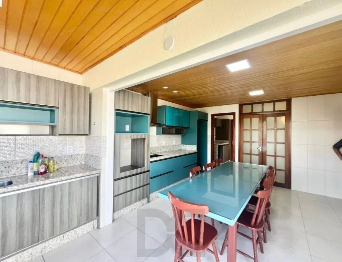 Cobertura DUPLEX no Partenon de 3 dormitórios vaga e terraço — foto 2