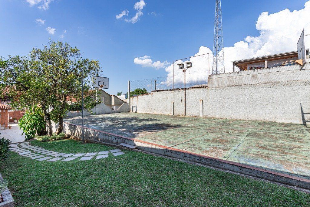 Casa sobrado no Partenon de 3 dormitórios e amplo pátio — foto 70