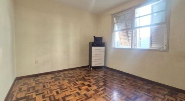 Apartamento no bairro Medianeira de 3 dormitórios DESOCUPADO — foto 12