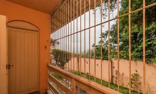 CASA DESOCUPADA E SEMI MOBILIADA, COM SUÍTE MASTER, SACADA, VISTA PANORÂMICA, EM AMPLO TERRENO NO SANTA TEREZA — foto 23