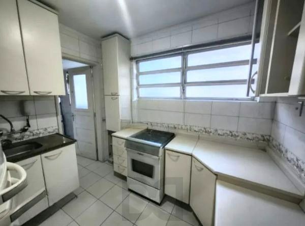 Apartamento no bairro Petrópolis de 2 dormitórios e vaga DESOCUPADO — foto 13