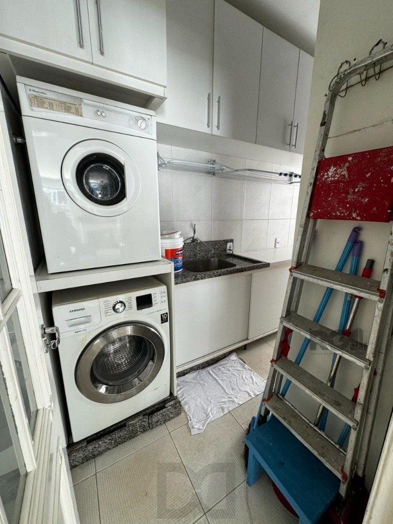 Casa de altíssimo padrão na zona norte de Porto Alegre. — foto 36