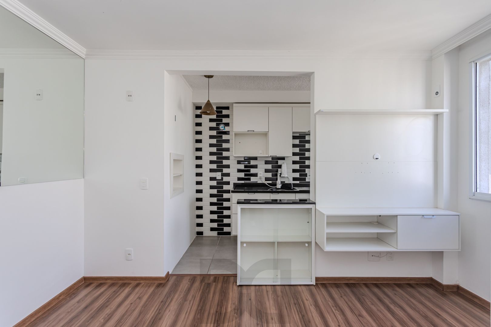 Apartamento no Sarandi de 2 dormitórios vaga e infra DESOCUPADO — foto 4