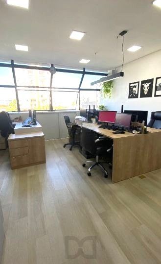 Sala comercial no bairro Petrópolis MOBILIADA com vaga — foto 3