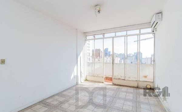 Apartamento no Centro de 3 dormitórios DESOCUPADO — foto 3
