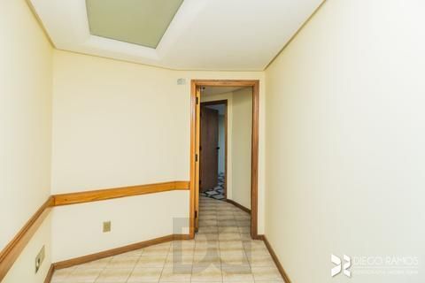 Conjunto/Sala para Venda - 32,45m², frente, sol da manhã, Petrópolis. — foto 11