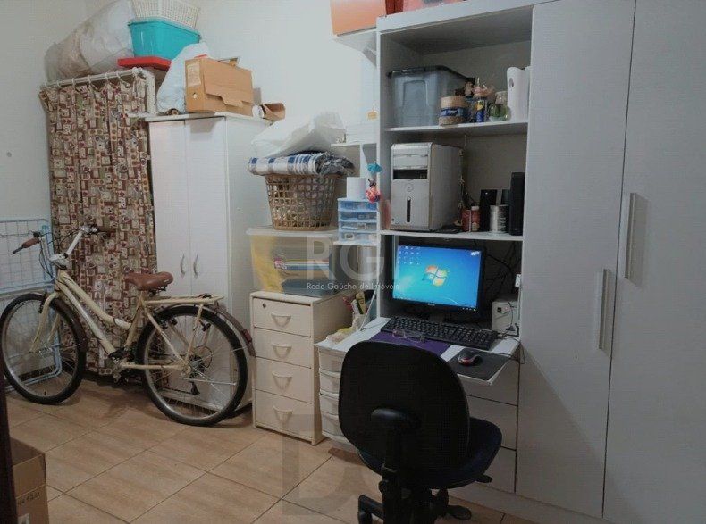 Apartamento no Menino Deus de 2 dormitórios e dependência térreo com pátio — foto 19