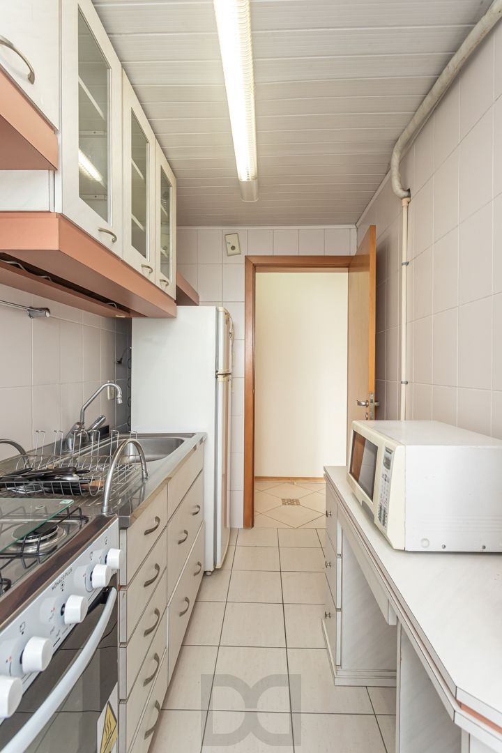Apartamento na Cidade Baixa de 2 dormitórios e vaga DESOCUPADO — foto 24
