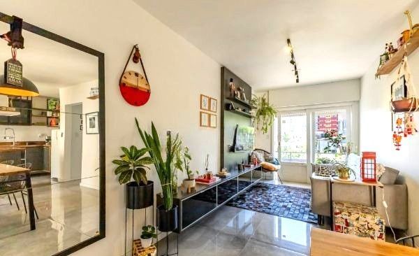 Apartamento na Cidade Baixa de 1 dormitório e dependência REFORMADO — foto 1