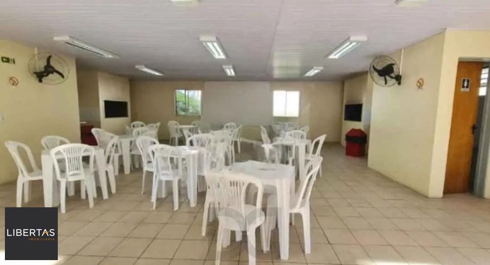 Apartamento semi mobiliado à venda em Porto Alegre, bem localizado, a duas quadras da FAPA, situado no 2° andar. O imóvel possui 2 quartos e 1 banheiro e 1 vaga de garagem. — foto 16
