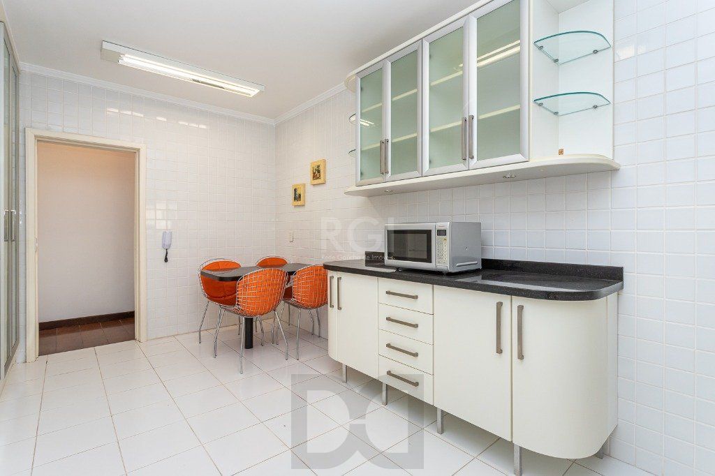 Apartamento no bairro Higienópolis com 190m² de 3 dormitórios e 2 vagas — foto 38