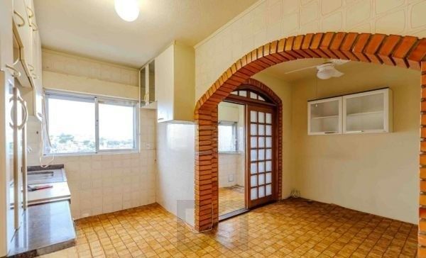 Apartamento na Medianeira de 2 dormitórios e vaga DESOCUPADO — foto 15
