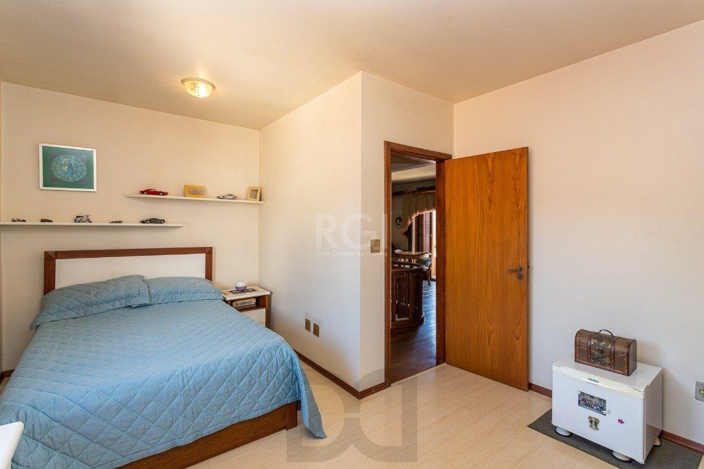 Casa sobrado no Partenon de 3 dormitórios e amplo pátio — foto 44