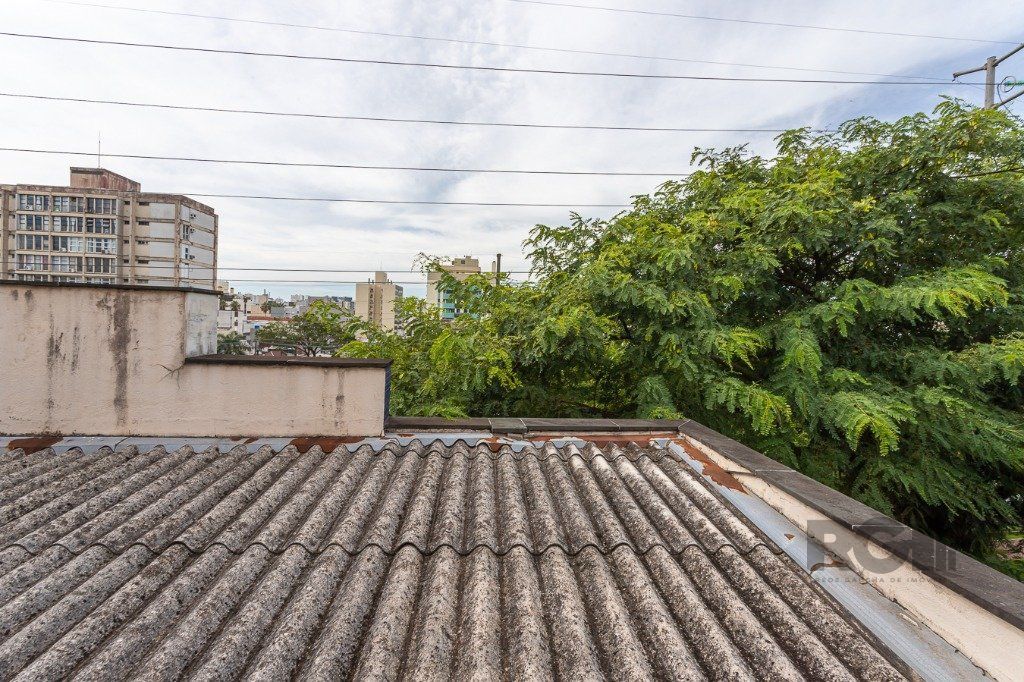 Sala Comercial no Menino Deus desocupada — foto 13