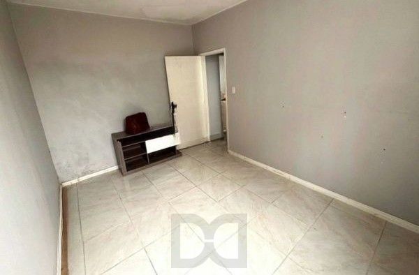 Apartamento no bairro Teresópolis de 2 dormitórios térreo com pátio — foto 10